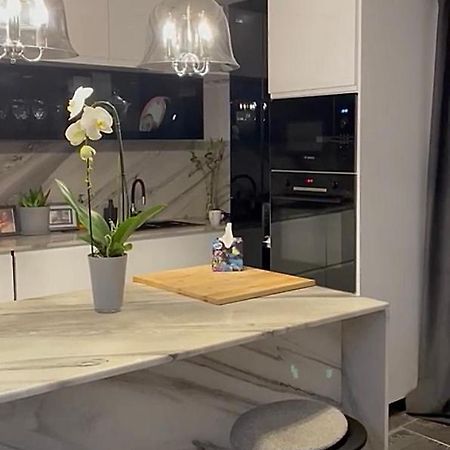 Villa Casa In Inima Capitalei Bucarest Esterno foto