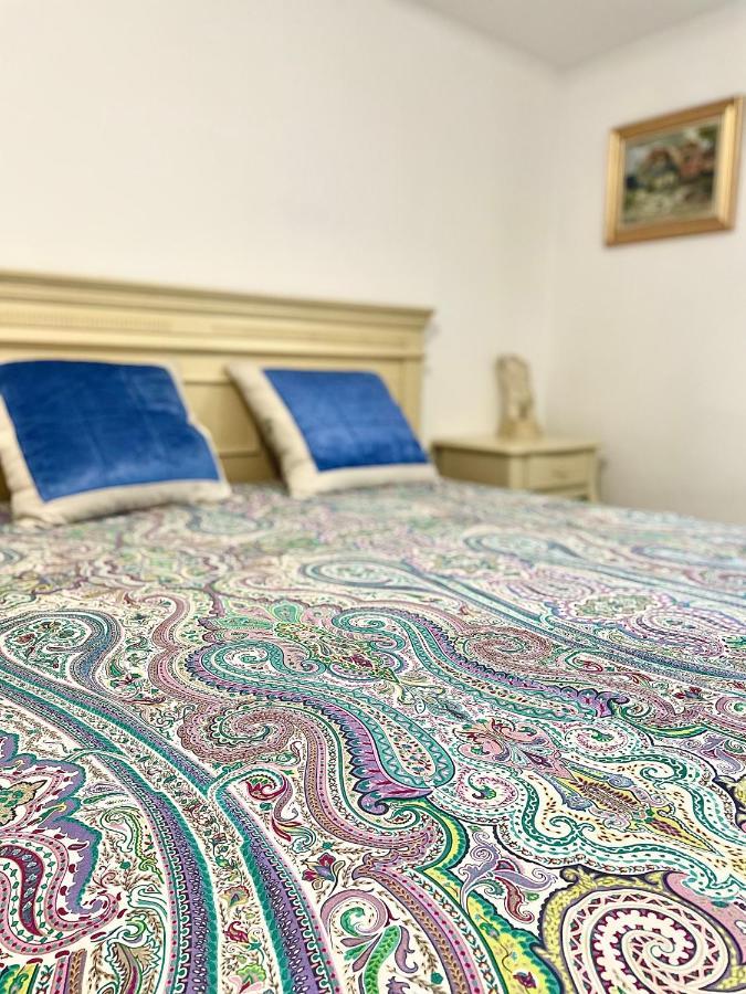 Villa Casa In Inima Capitalei Bucarest Esterno foto