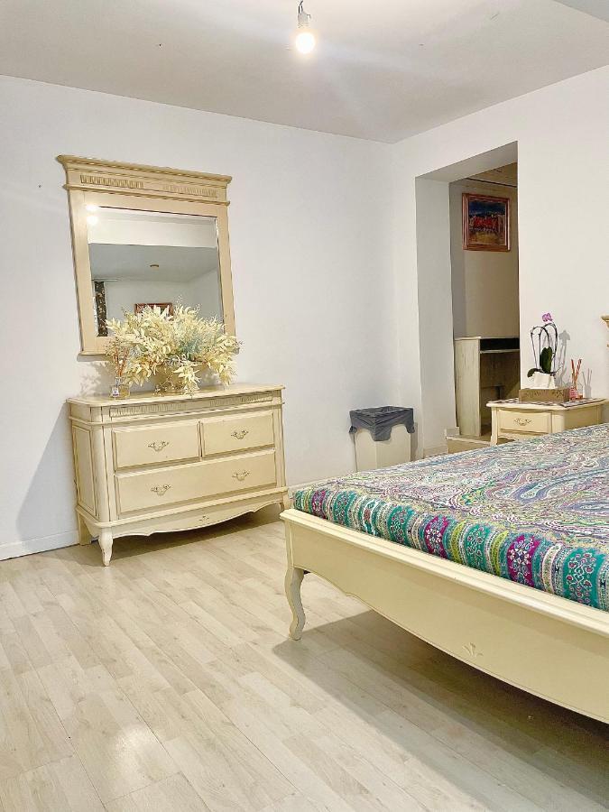 Villa Casa In Inima Capitalei Bucarest Esterno foto